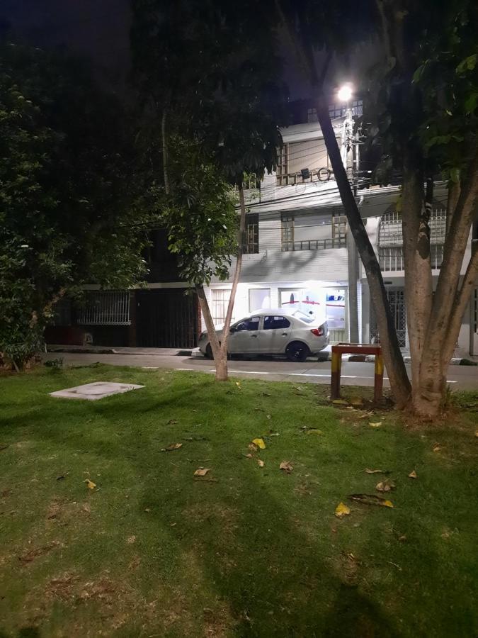 Aparta Hotel Victoria In ボゴタ エクステリア 写真